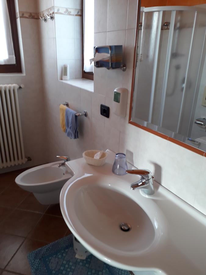 Albergo Ristorante Conca Azzurra Colico Rom bilde