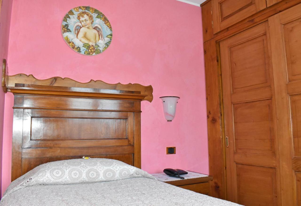Albergo Ristorante Conca Azzurra Colico Eksteriør bilde